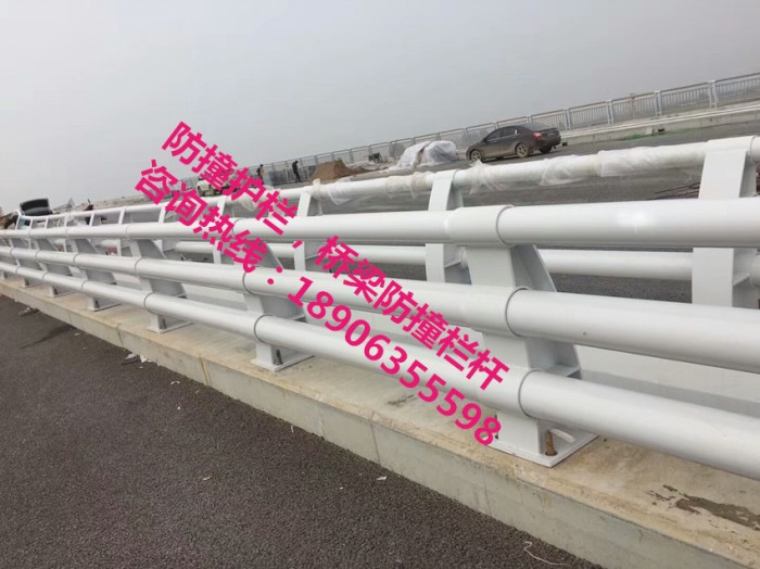 防撞護欄，防撞立柱