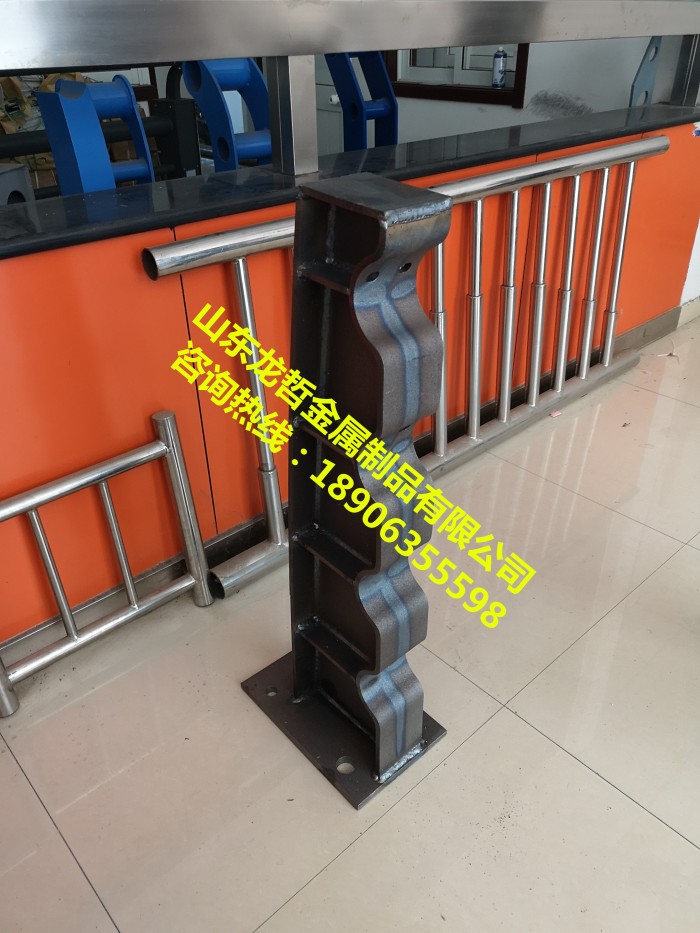 防撞護欄，防撞立柱